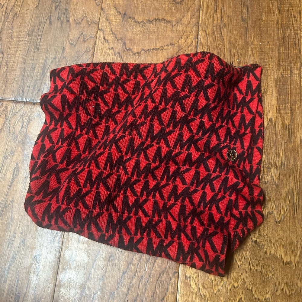 MICHAEL Michael Kors Red‎ and Black logo infinity scarf
